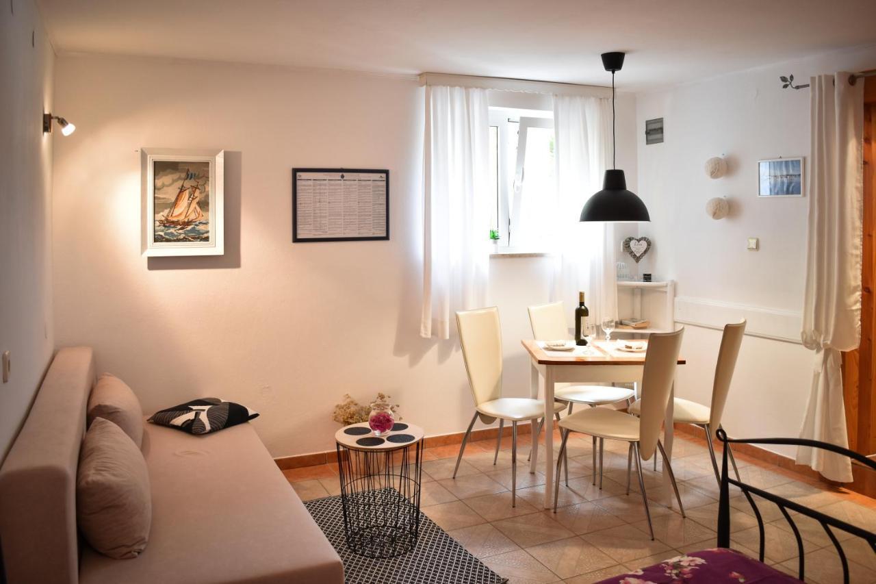 Apartmani Grguric Kornic Ngoại thất bức ảnh